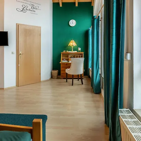 Auf Dem Hohen 公寓